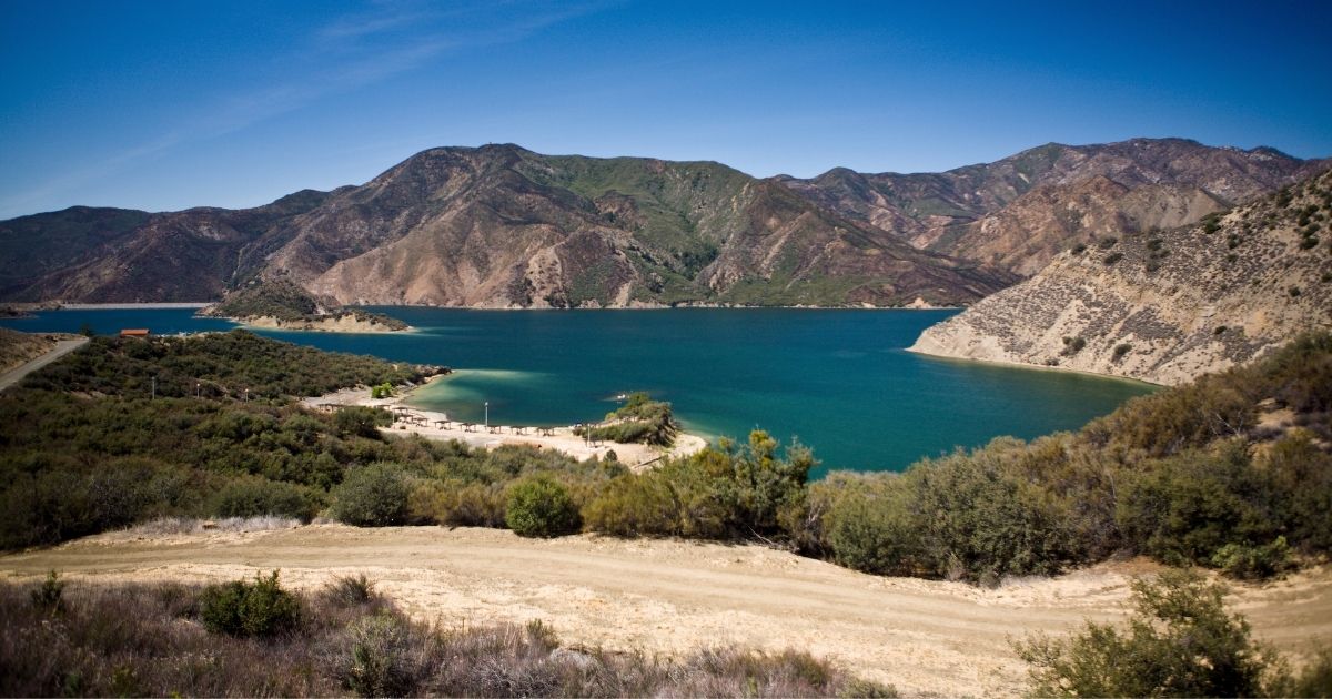 Take a Day Trip to Pyramid Lake in Bakersfield